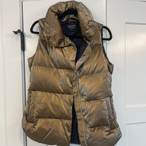 Athleta puffer vest